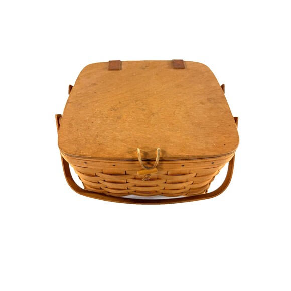 2001 Longaberger Small Picnic Basket w/Lid & Protector Handwoven USA - Picture 1 of 3